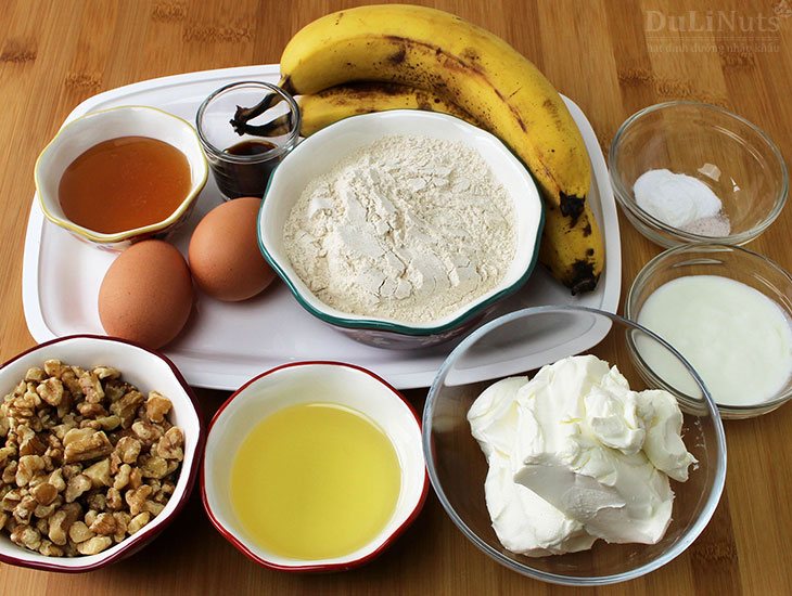 Bánh mỳ chuối với hạt óc chó