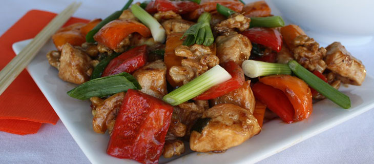 Cách làm gà sốt chua ngọt với quả óc chó thơm lừng cả nhà cùng mê 7