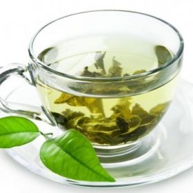 Lợi ích của trà xanh và trà đen đối với sức khỏe