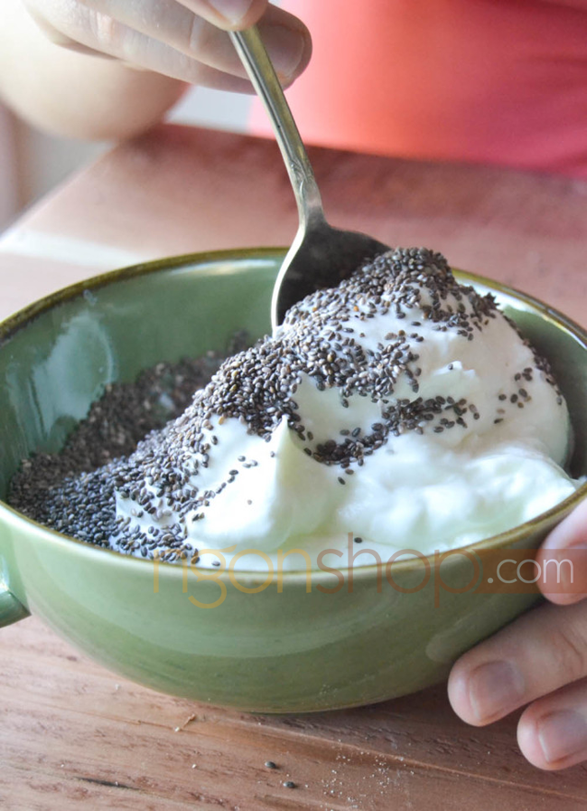 12 Loại Thực Phẩm Tốt Nhất Cho Não Và Trí Nhớ 14 Sữa chua hạt chia