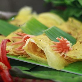 Cách làm bánh xèo chay thơm ngon – giòn rụm dành cho người ăn chay