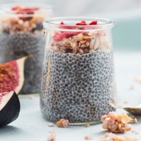 So sánh giữa hạt chia và hạt é thì loại nào có công dụng tốt hơn?