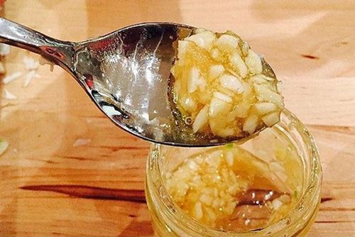 Dùng ngay mật ong ngâm tỏi – Bạn sẽ thấy sức khỏe tốt lên mỗi ngày 10 mật ong ngâm tỏi