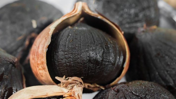 Những lợi ích tuyệt vời mà tỏi đen cô đơn mang lại cho chúng ta 22