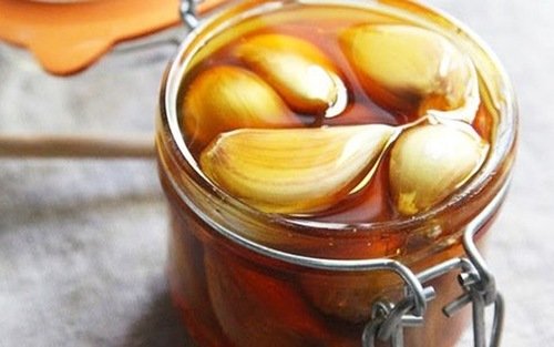 Bài thuốc từ tỏi ngâm rượu giúp cơ thể luôn khỏe mạnh 6 tỏi ngâm rượu